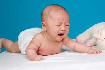 Mẹ cần làm gì khi trẻ sơ sinh bị ngạt mũi về đêm Mẹ cần làm gì khi trẻ sơ sinh bị ngạt mũi về đêm