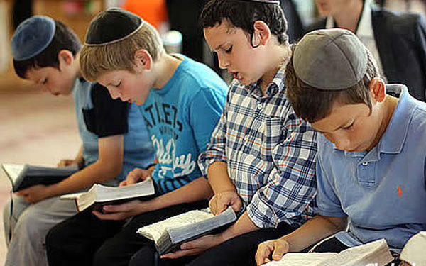 Bốn "hành vi nhỏ nhưng sức mạnh lớn" cha mẹ Do Thái thường dạy con - Benh.vn