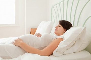 mang thai có thể có hành kinh không