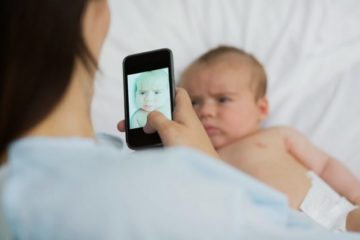 Tác hại của việc nghe điện thoại sau sinh