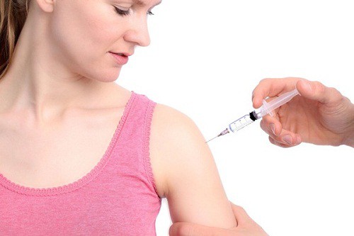 tiêm vắc-xin ngăn ngừa ung thư cổ tử cung