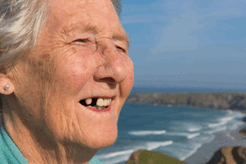 Khi về già rụng răng có phải là điều tự nhiên?
