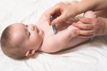 Những điều cơ bản mẹ cần biết khi trẻ sơ sinh bị sốt?
