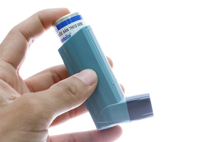 Hướng dẫn cách sử dụng bình xịt định liều Ventolin Inhaler - Benh.vn