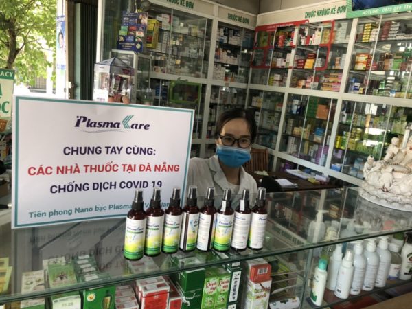 Doanh-nghiep-Duoc-Viet-tang-5000-chai-nuoc-rua-tay-Plasma- Bac-cho-Da-nang-7